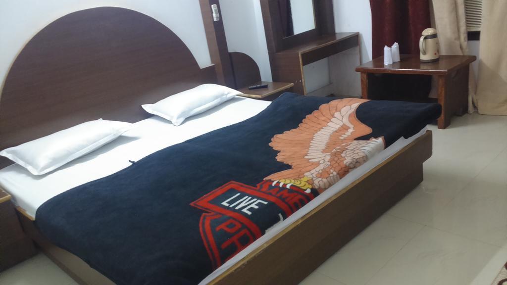 Hotel Katra Residency Zewnętrze zdjęcie