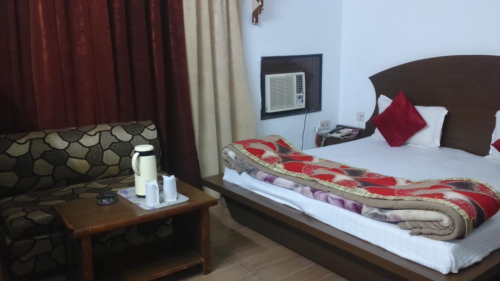 Hotel Katra Residency Zewnętrze zdjęcie