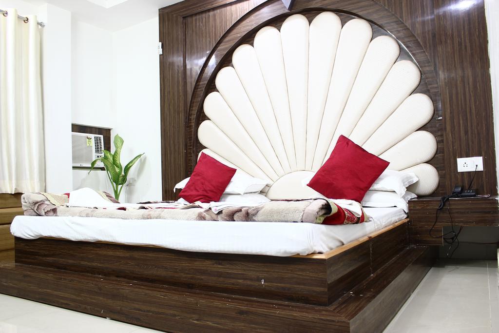 Hotel Katra Residency Zewnętrze zdjęcie