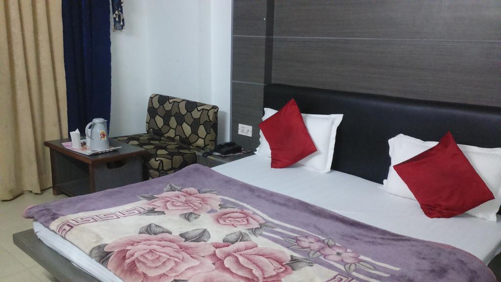 Hotel Katra Residency Zewnętrze zdjęcie