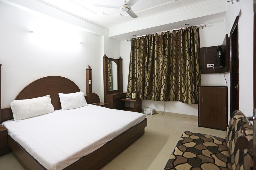 Hotel Katra Residency Zewnętrze zdjęcie