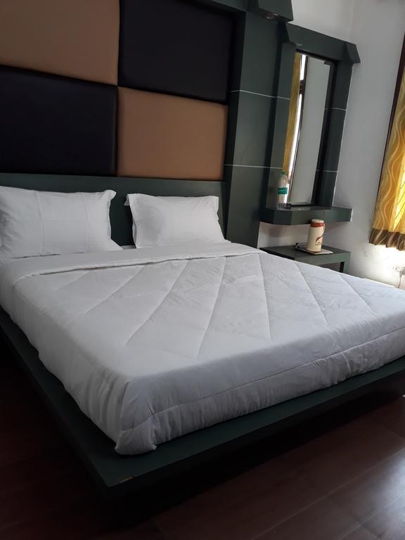 Hotel Katra Residency Zewnętrze zdjęcie