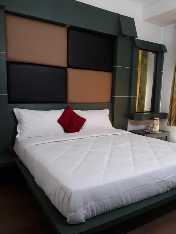 Hotel Katra Residency Zewnętrze zdjęcie