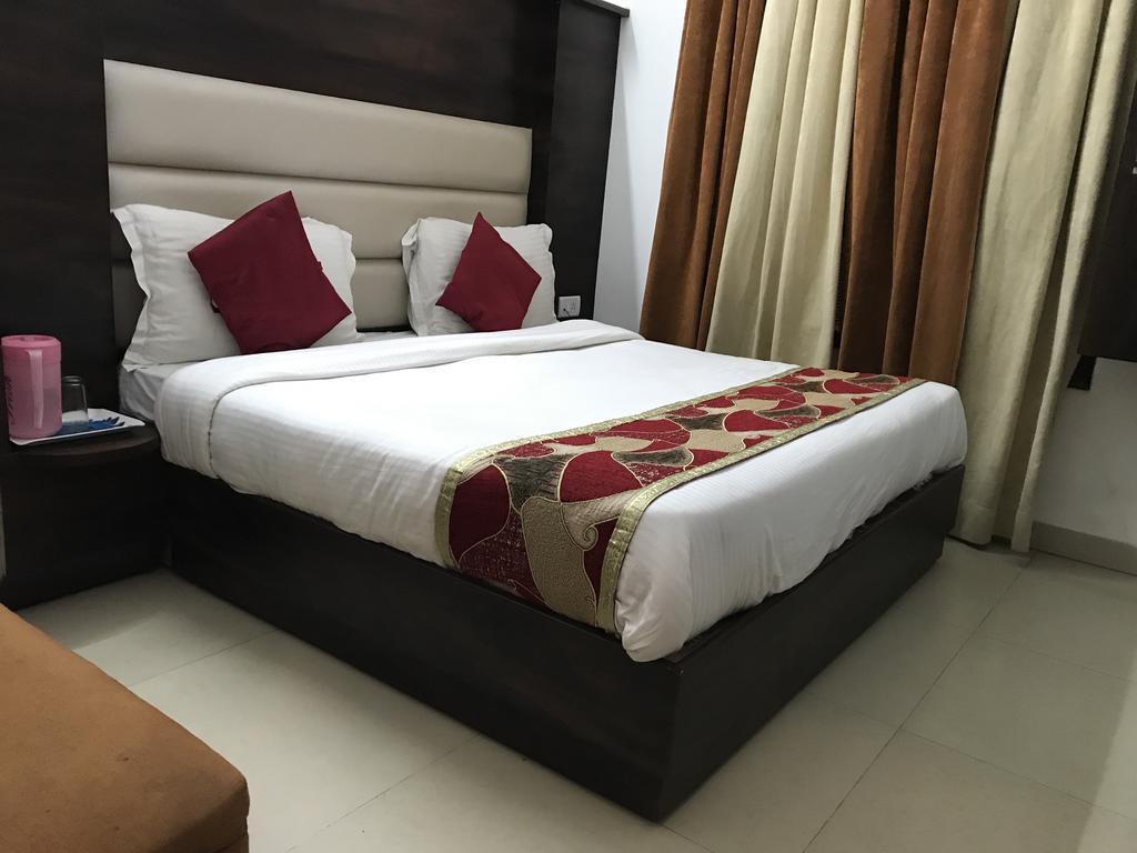 Hotel Katra Residency Zewnętrze zdjęcie