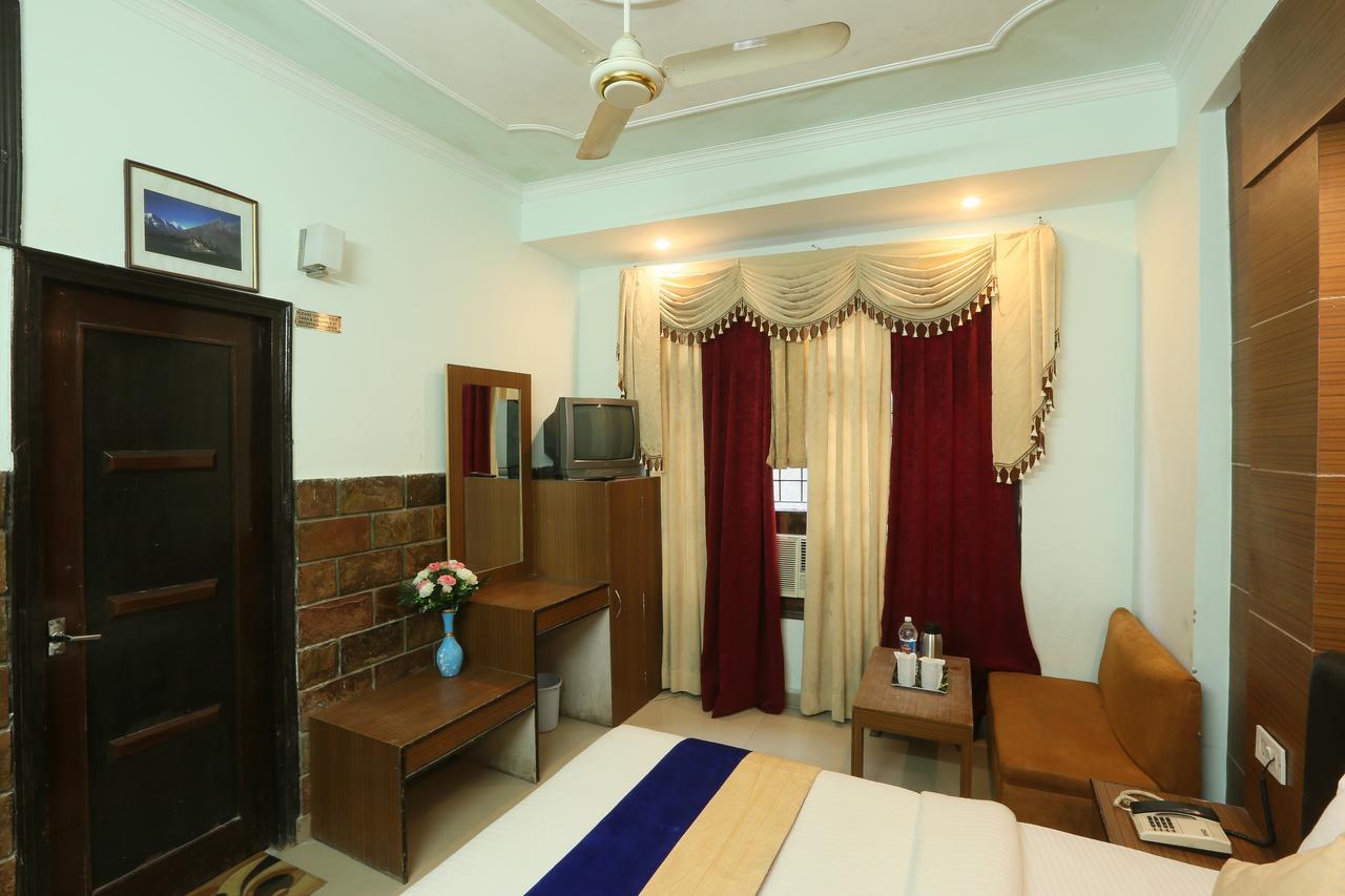 Hotel Katra Residency Zewnętrze zdjęcie
